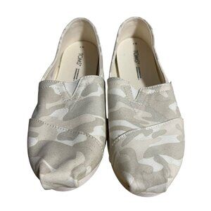 Toms Classic Alpargata Slip On Shoes Womens Size 7 Beige Light Camo Canvas Flats